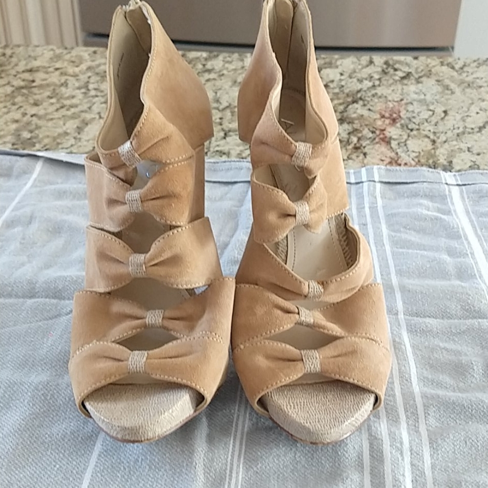 Aldo Suede Heels 8 GUC